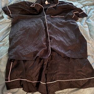 Victoria’s Secret short sleeve satin pajamas in black vs jacquard